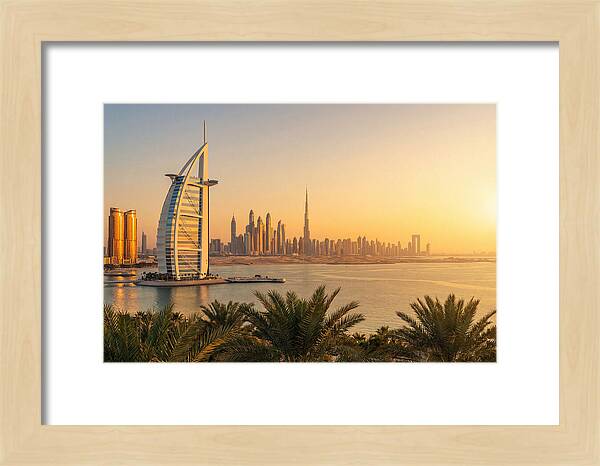 Dubais Dusk Horizon