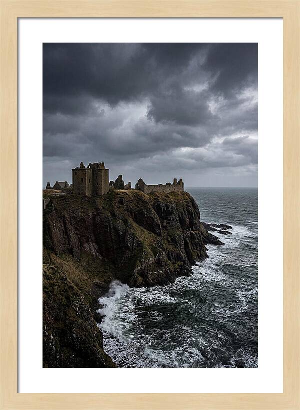 Dunnottar Castle Overlooking The Sea