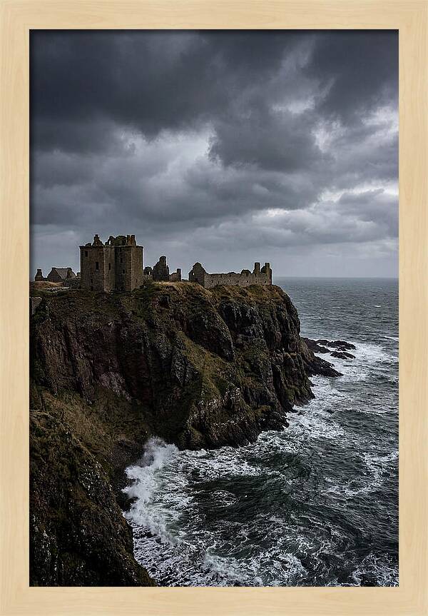 Dunnottar Castle Overlooking The Sea