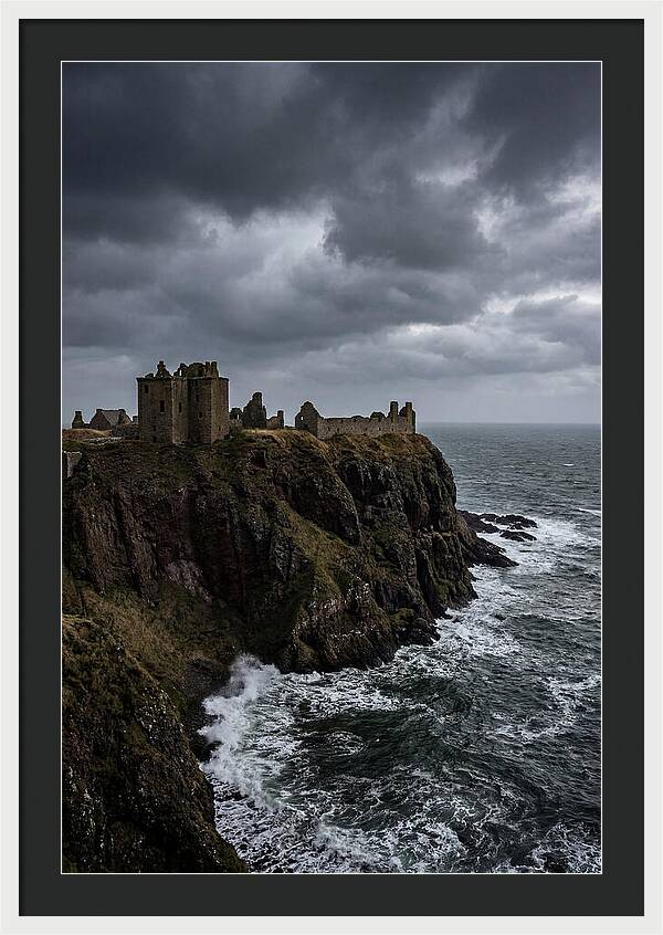Dunnottar Castle Overlooking The Sea
