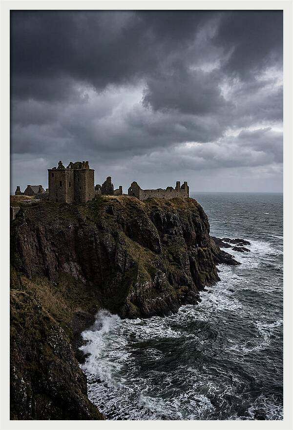 Dunnottar Castle Overlooking The Sea