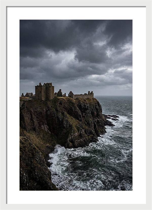 Dunnottar Castle Overlooking The Sea