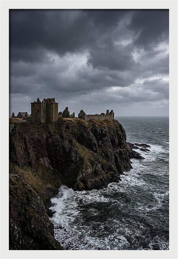 Dunnottar Castle Overlooking The Sea
