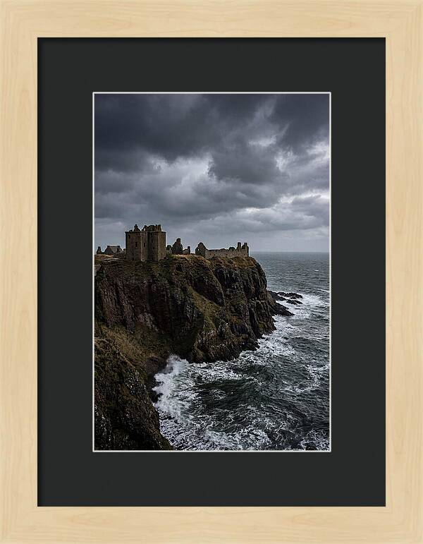Dunnottar Castle Overlooking The Sea