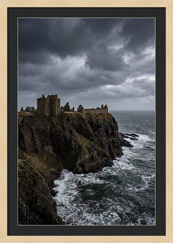 Dunnottar Castle Overlooking The Sea