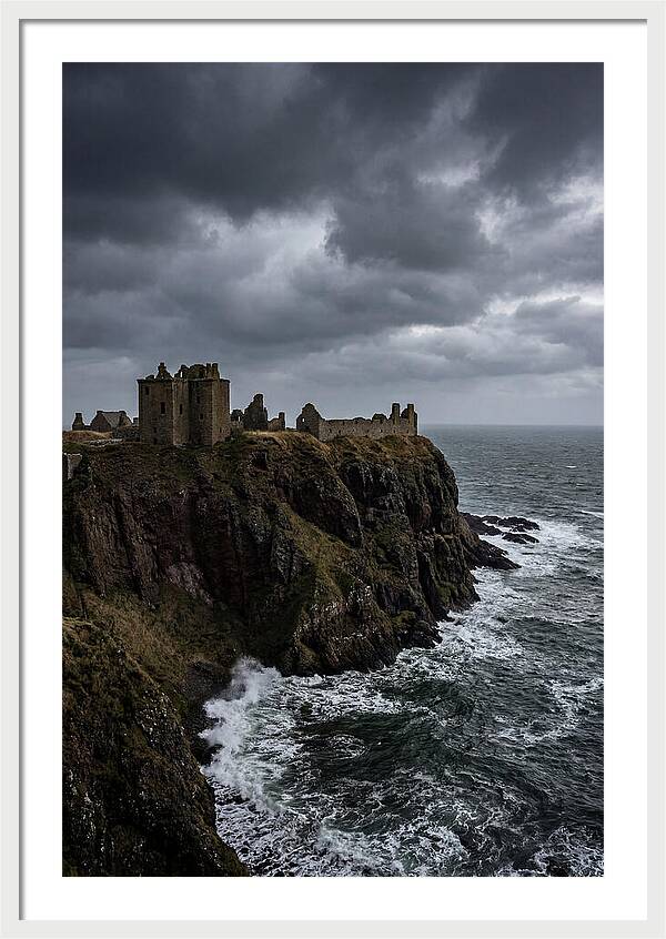 Dunnottar Castle Overlooking The Sea