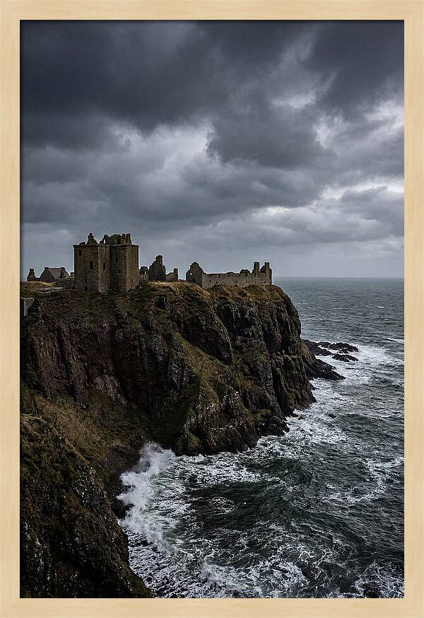 Dunnottar Castle Overlooking The Sea