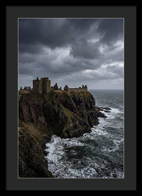 Dunnottar Castle Overlooking The Sea