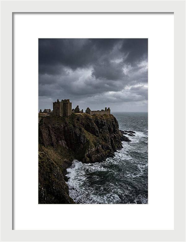 Dunnottar Castle Overlooking The Sea