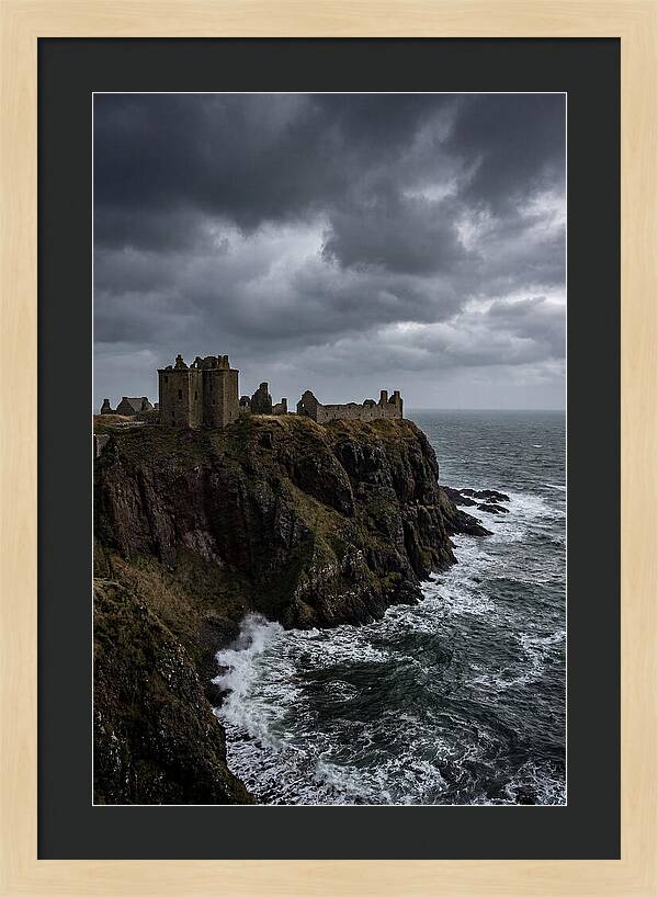 Dunnottar Castle Overlooking The Sea