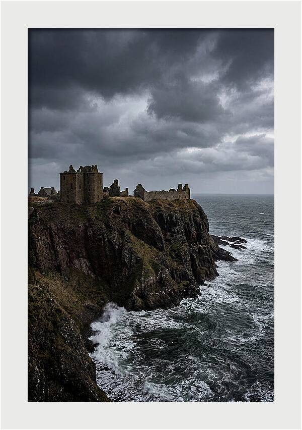Dunnottar Castle Overlooking The Sea
