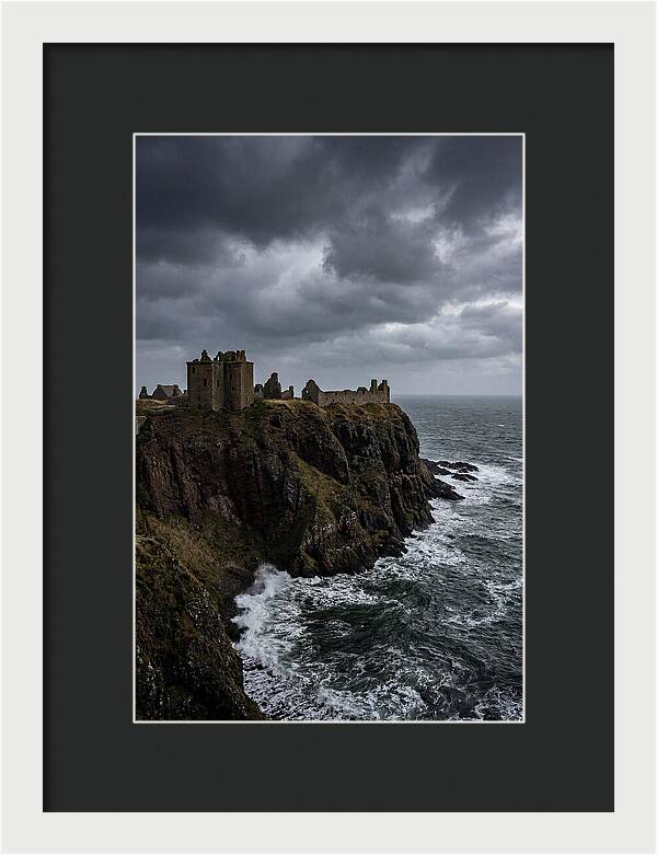 Dunnottar Castle Overlooking The Sea