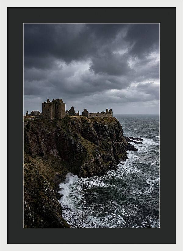 Dunnottar Castle Overlooking The Sea