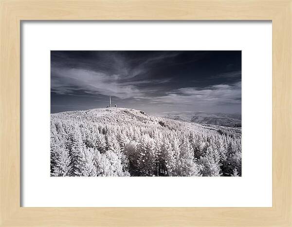 Dusk Embrace Of Brocken Mountain