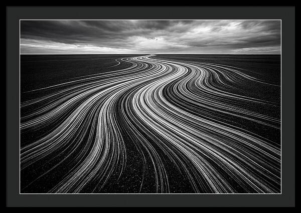 Flowing Digital Brush Strokes