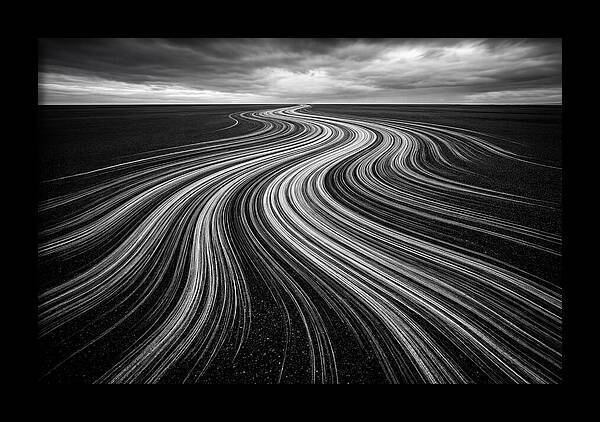 Flowing Digital Brush Strokes