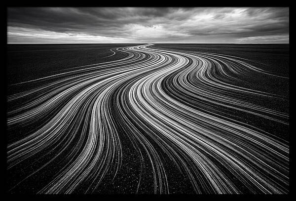 Flowing Digital Brush Strokes