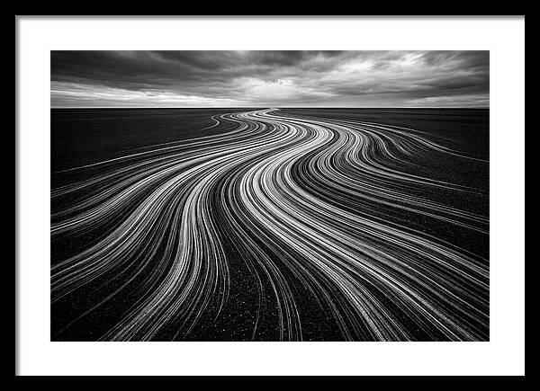 Flowing Digital Brush Strokes