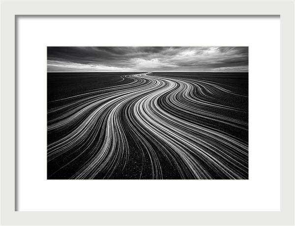 Flowing Digital Brush Strokes