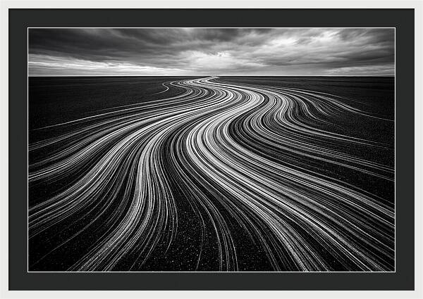 Flowing Digital Brush Strokes