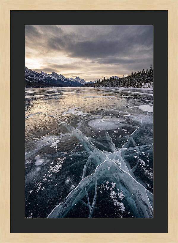 Frozen Lake Patterns