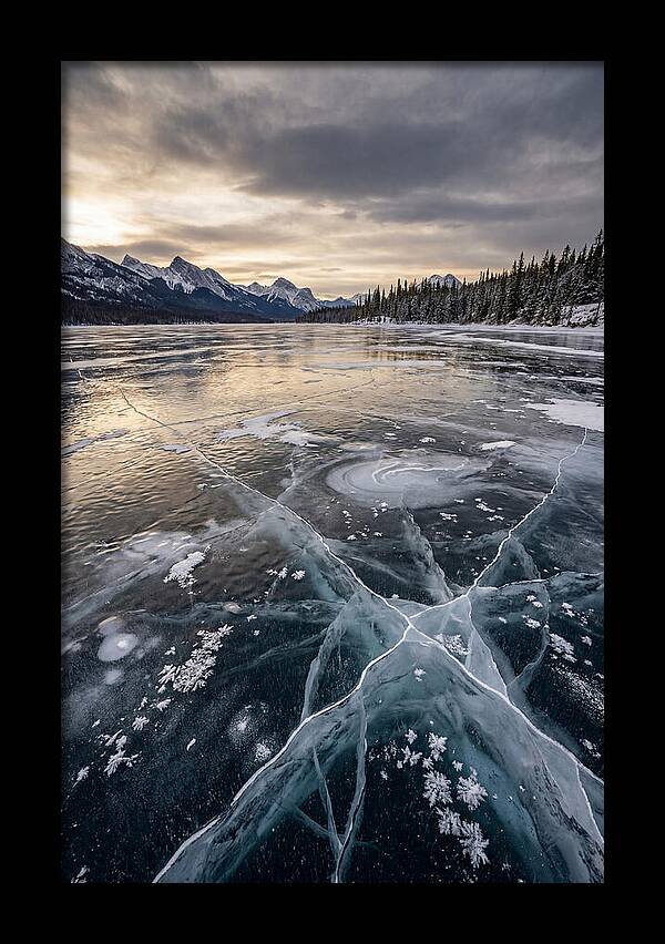 Frozen Lake Patterns