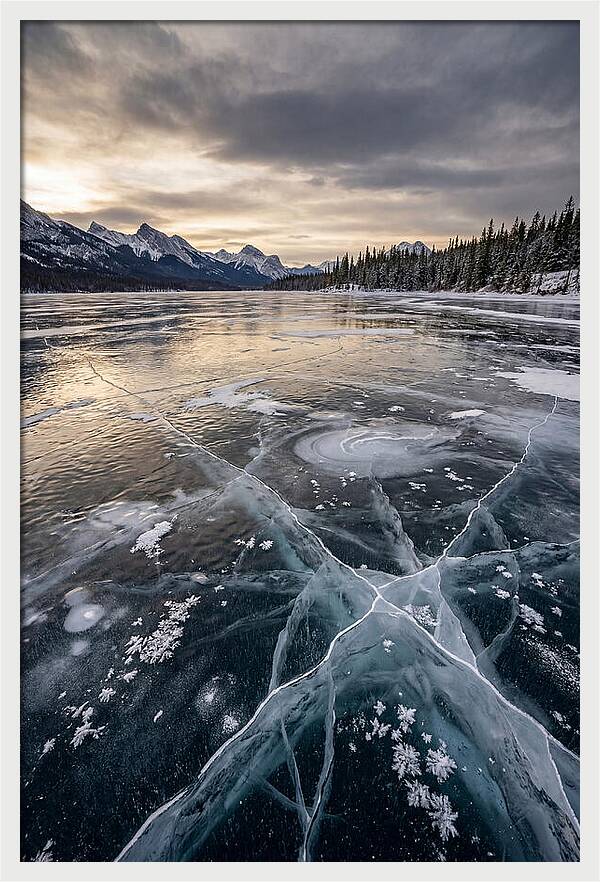 Frozen Lake Patterns