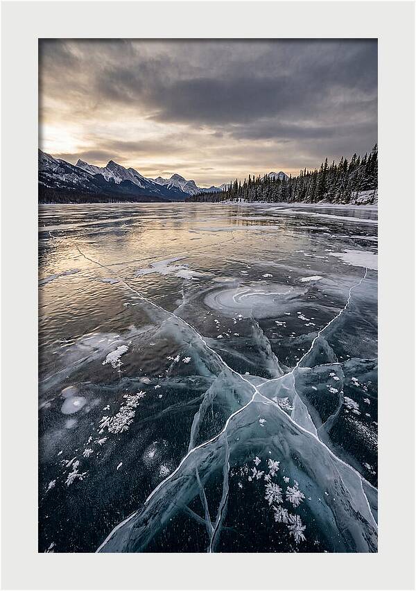 Frozen Lake Patterns
