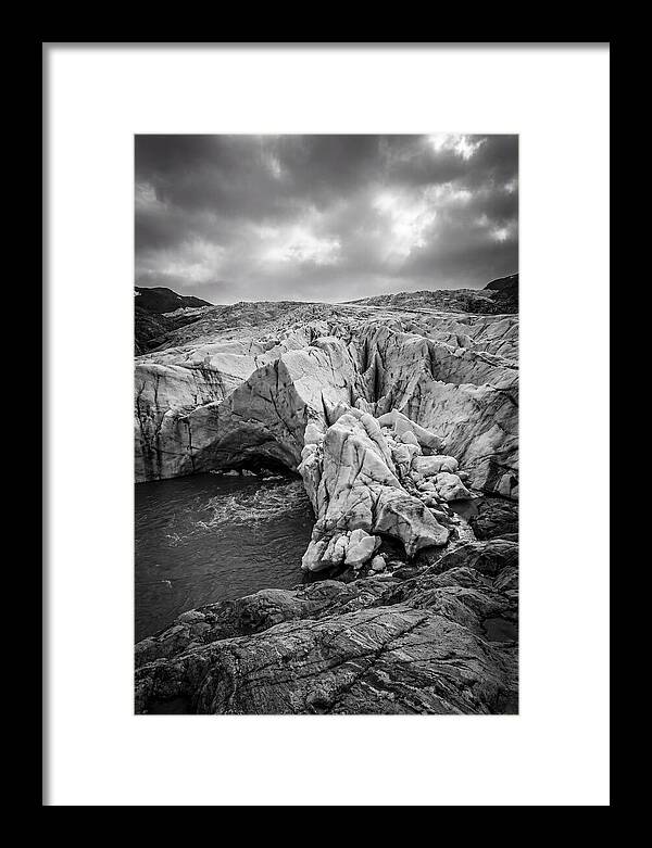 Glacial Majesty In Monochrome