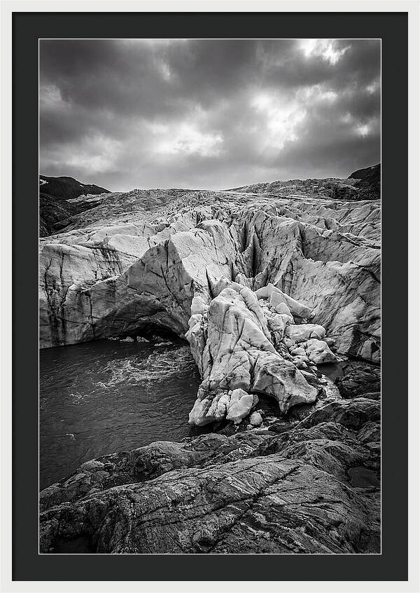 Glacial Majesty In Monochrome