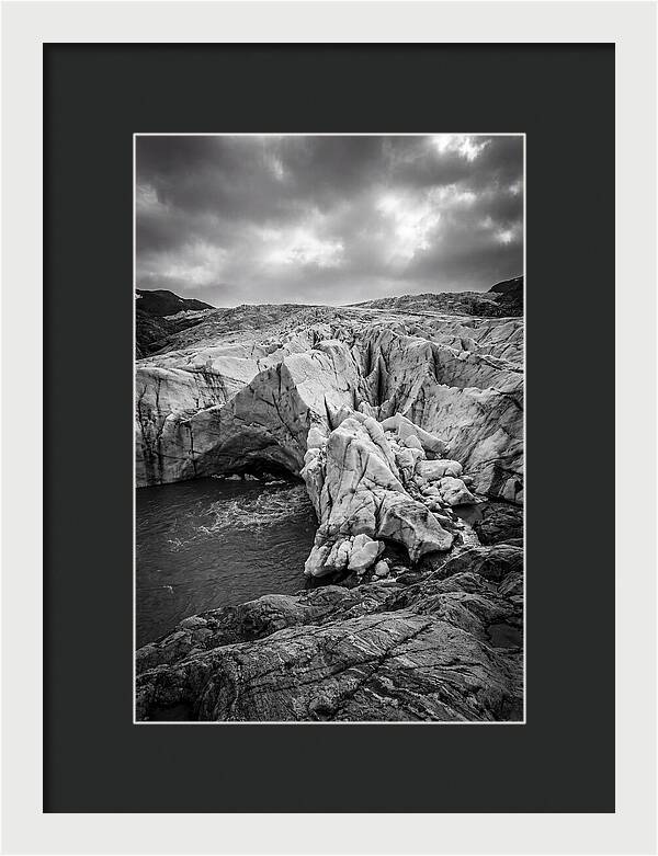 Glacial Majesty In Monochrome