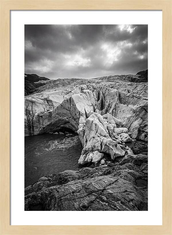 Glacial Majesty In Monochrome