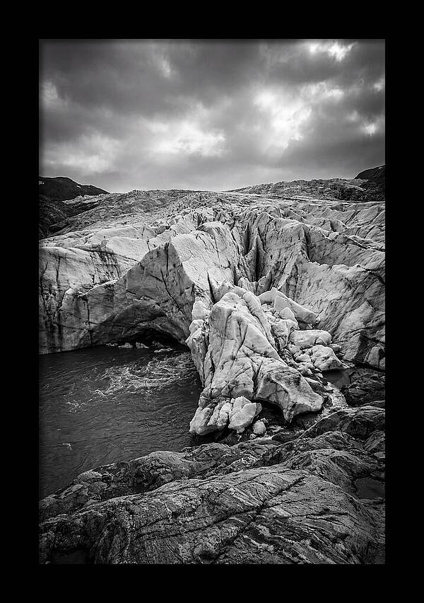 Glacial Majesty In Monochrome