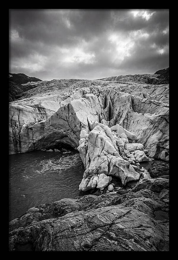 Glacial Majesty In Monochrome
