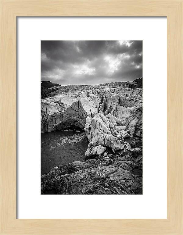 Glacial Majesty In Monochrome