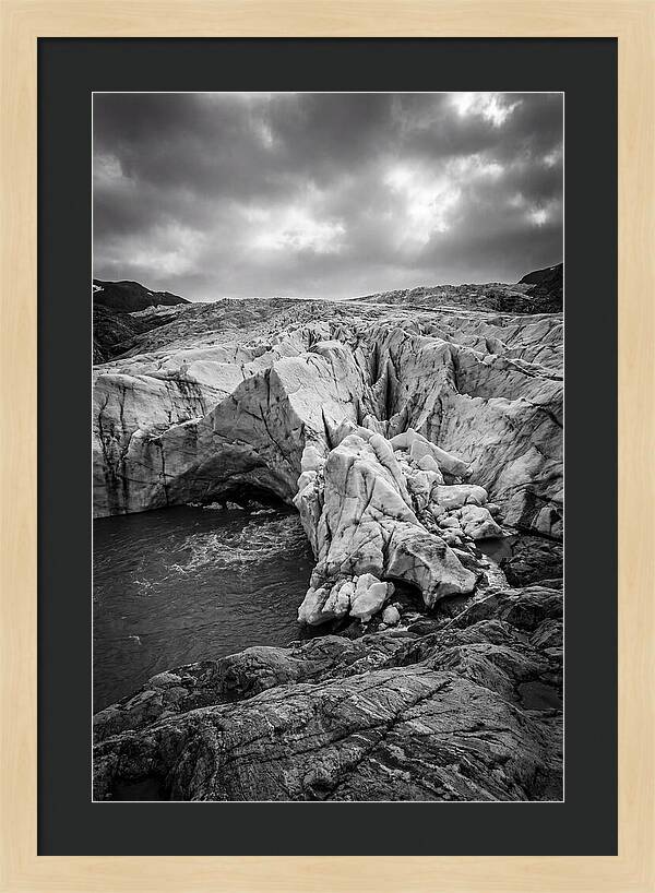 Glacial Majesty In Monochrome