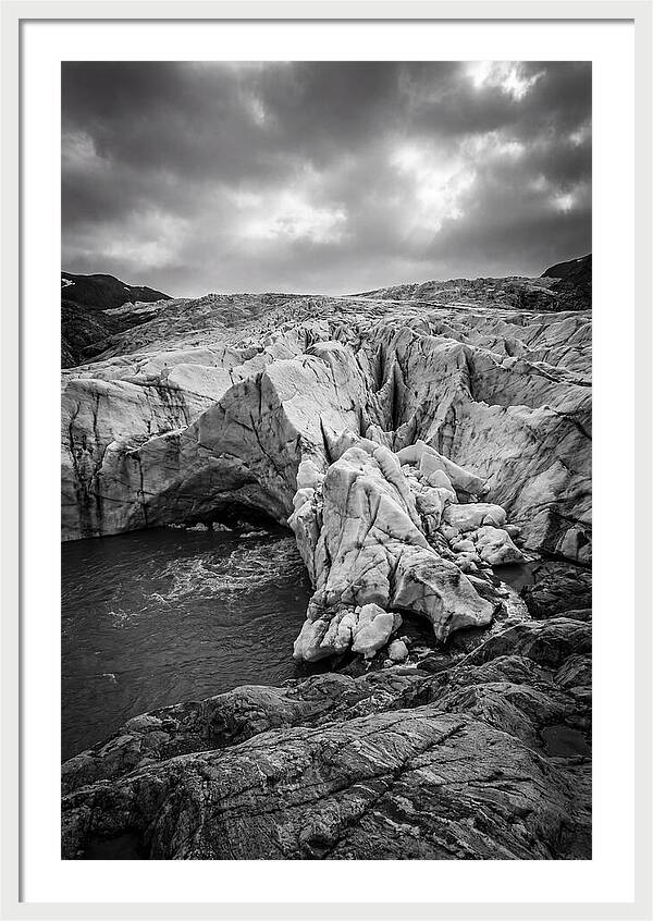 Glacial Majesty In Monochrome