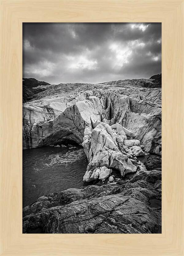 Glacial Majesty In Monochrome