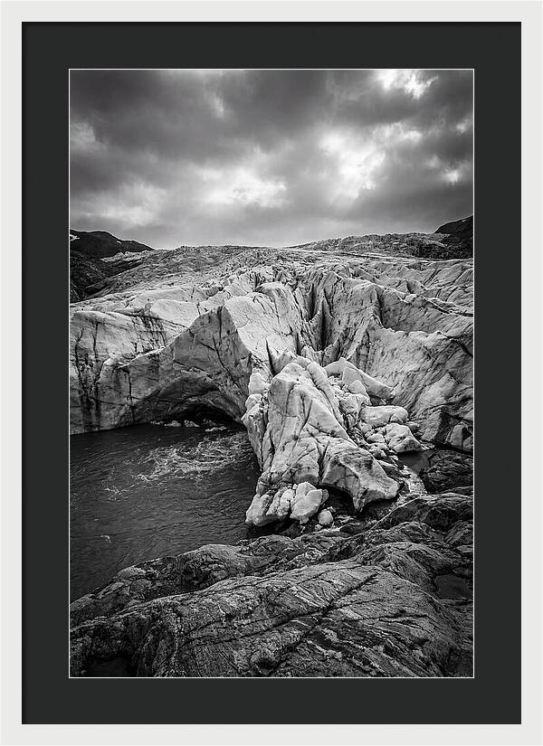 Glacial Majesty In Monochrome
