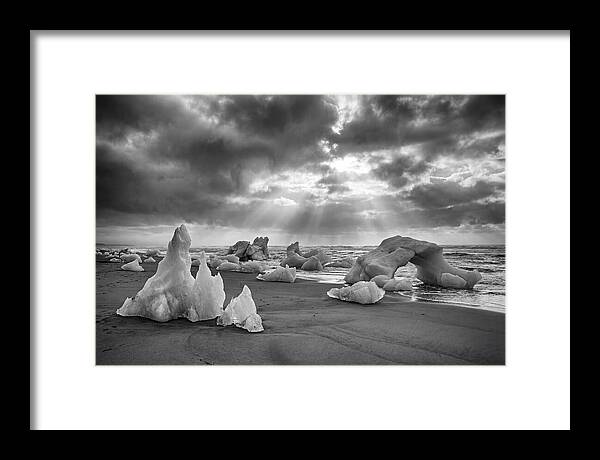 Glacial Wonders Of Diamond Beach