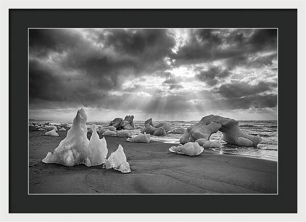 Glacial Wonders Of Diamond Beach