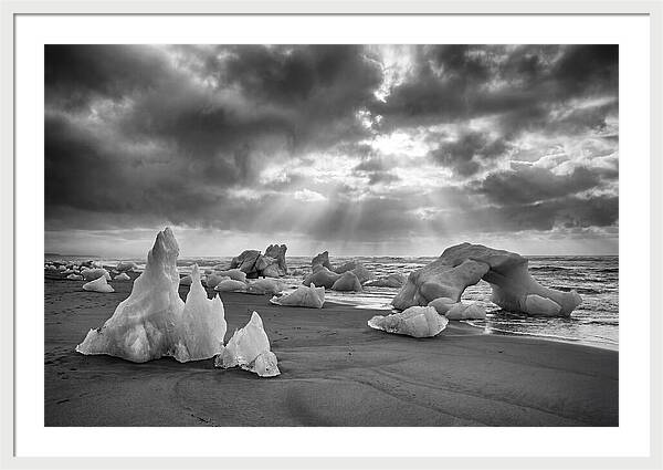 Glacial Wonders Of Diamond Beach