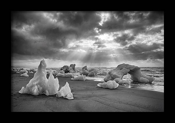 Glacial Wonders Of Diamond Beach
