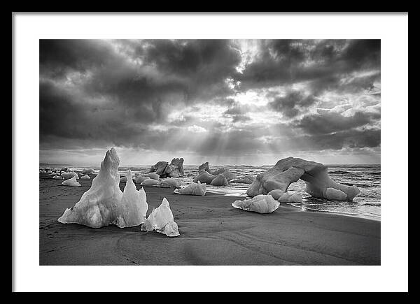 Glacial Wonders Of Diamond Beach