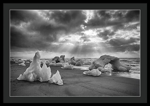 Glacial Wonders Of Diamond Beach