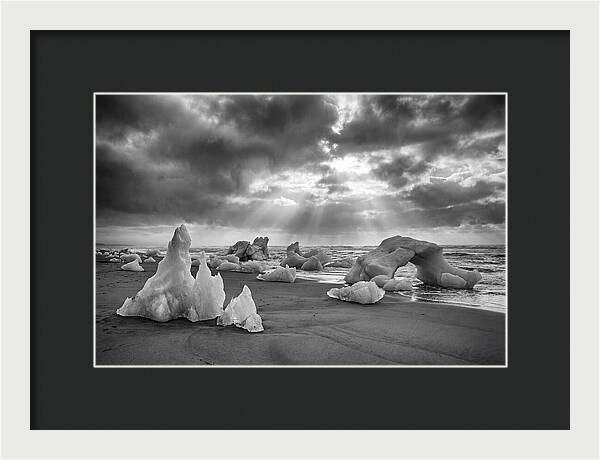 Glacial Wonders Of Diamond Beach
