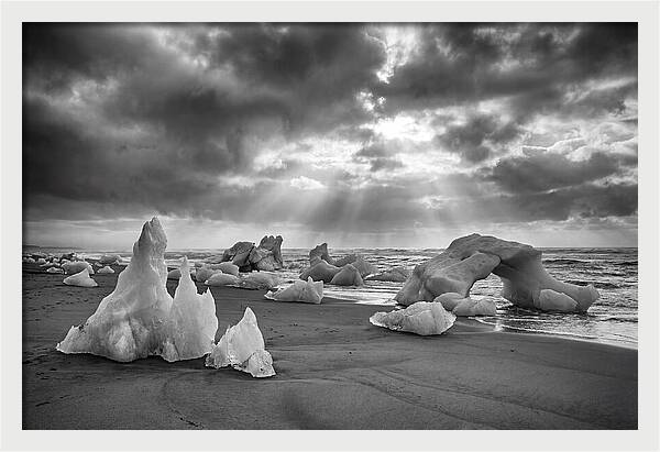 Glacial Wonders Of Diamond Beach