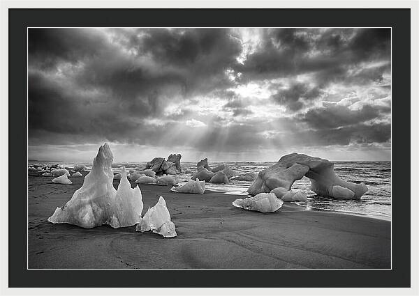 Glacial Wonders Of Diamond Beach
