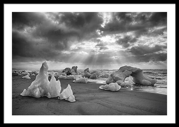Glacial Wonders Of Diamond Beach