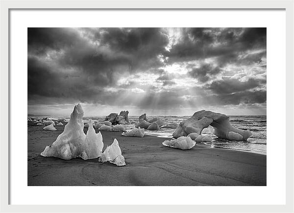 Glacial Wonders Of Diamond Beach